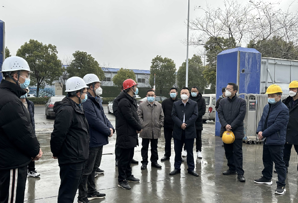 清江浦區(qū)委常委、政法委書記吳守明一行赴紫光園項(xiàng)目進(jìn)行節(jié)前安全檢查